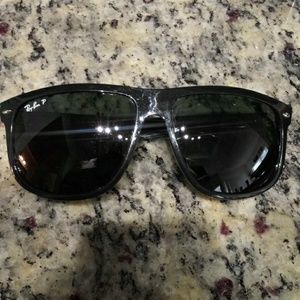 Unisex Ray Ban sun glasses